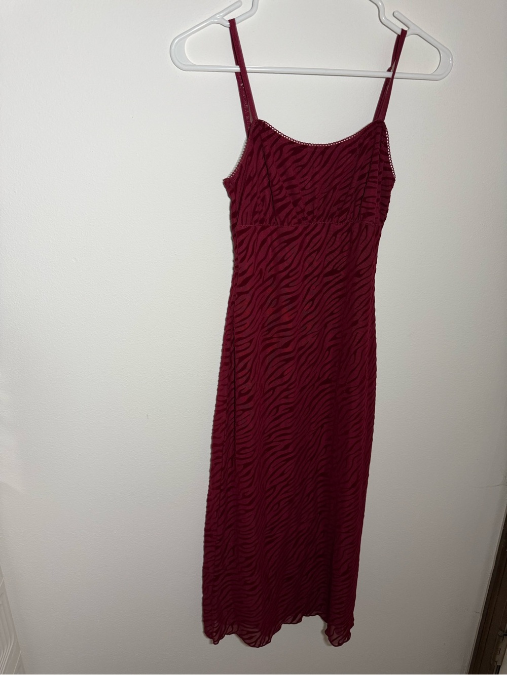 Sleeveless Wine-Red Midi Slip Dress with Subtle Animal Texture